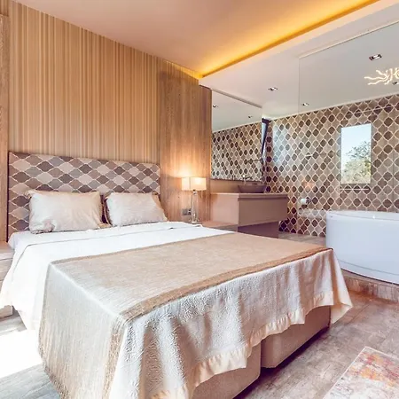 Sleeps 6 Pool Air Con Wifi Villa *
