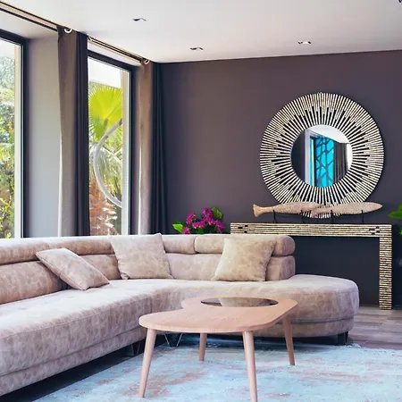 Sleeps 6 Pool Air Con Wifi Villa